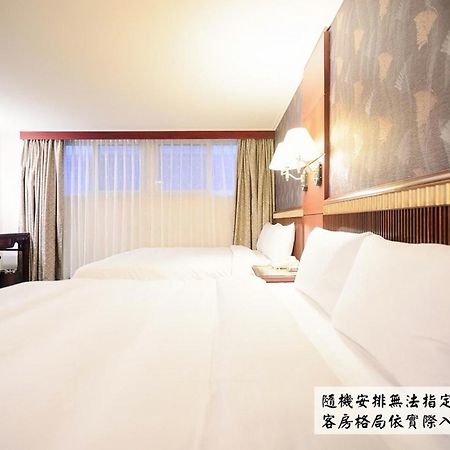 Kiwi Hotel Mrt Wenxin Branch Taichung Eksteriør bilde