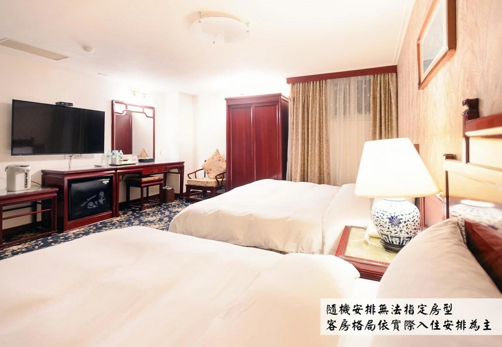 Kiwi Hotel Mrt Wenxin Branch Taichung Eksteriør bilde