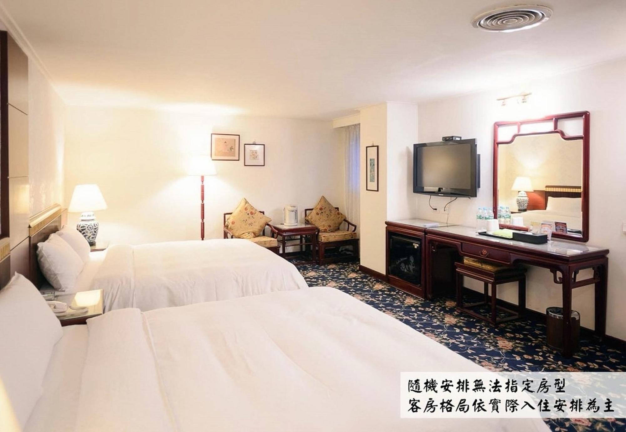 Kiwi Hotel Mrt Wenxin Branch Taichung Eksteriør bilde