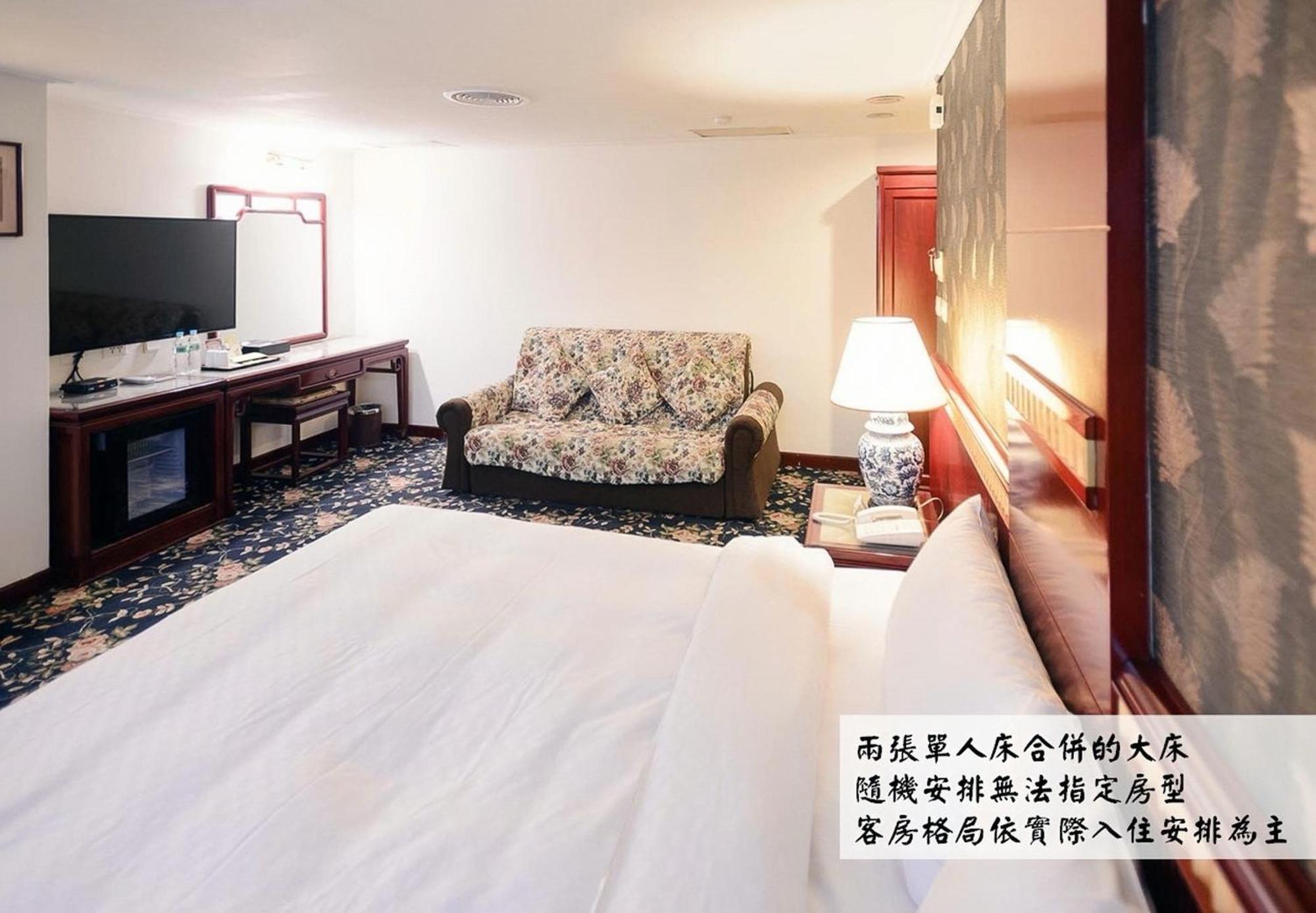 Kiwi Hotel Mrt Wenxin Branch Taichung Eksteriør bilde