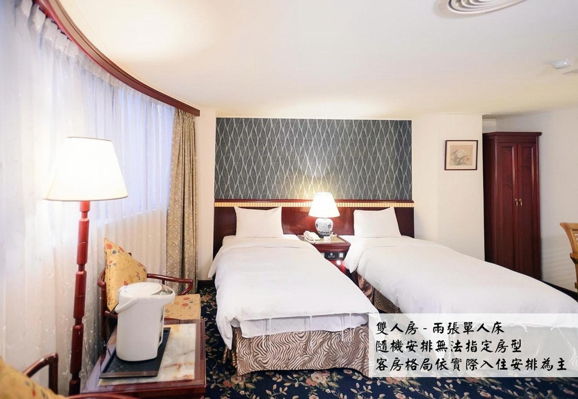 Kiwi Hotel Mrt Wenxin Branch Taichung Eksteriør bilde